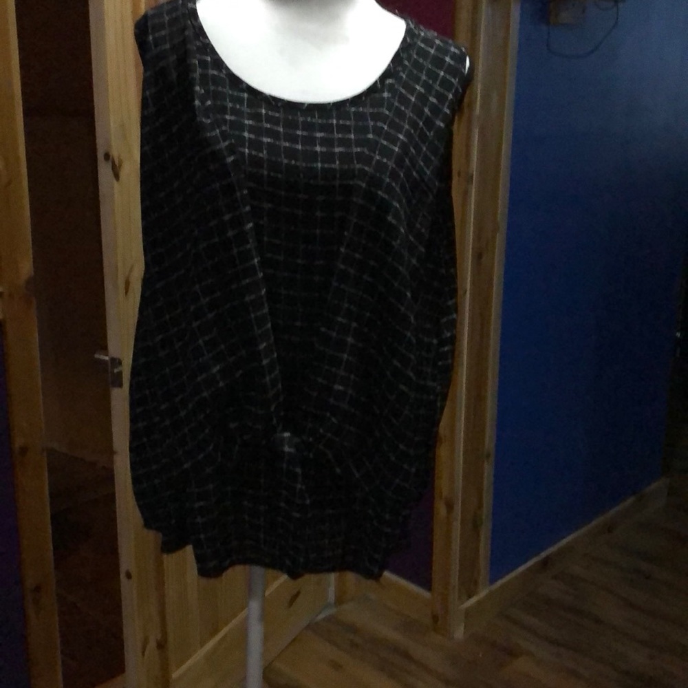 Sleeveless blouse